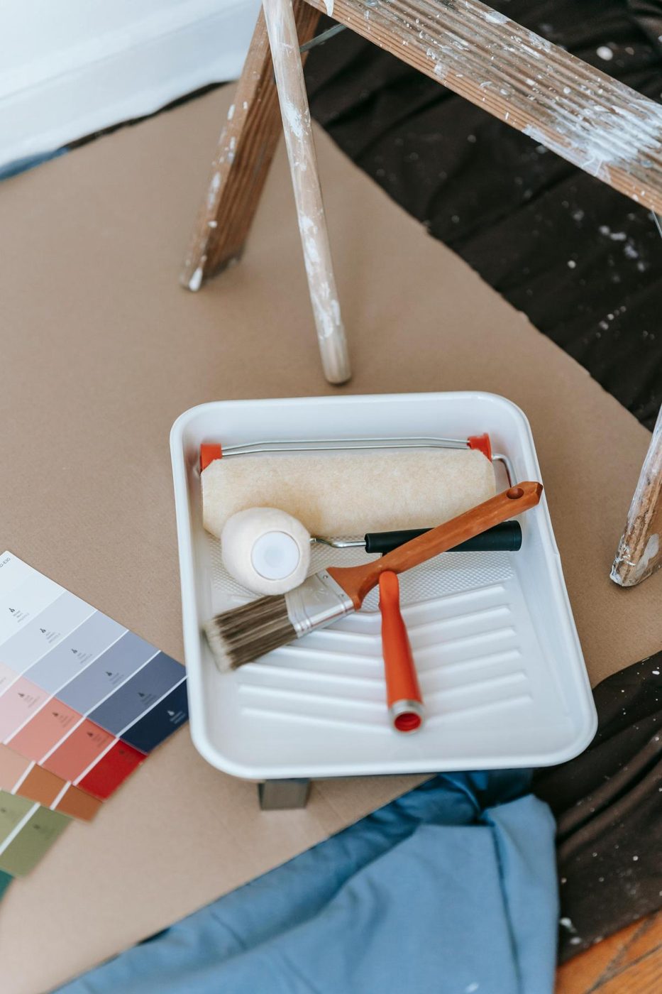 Roller and color swatches
